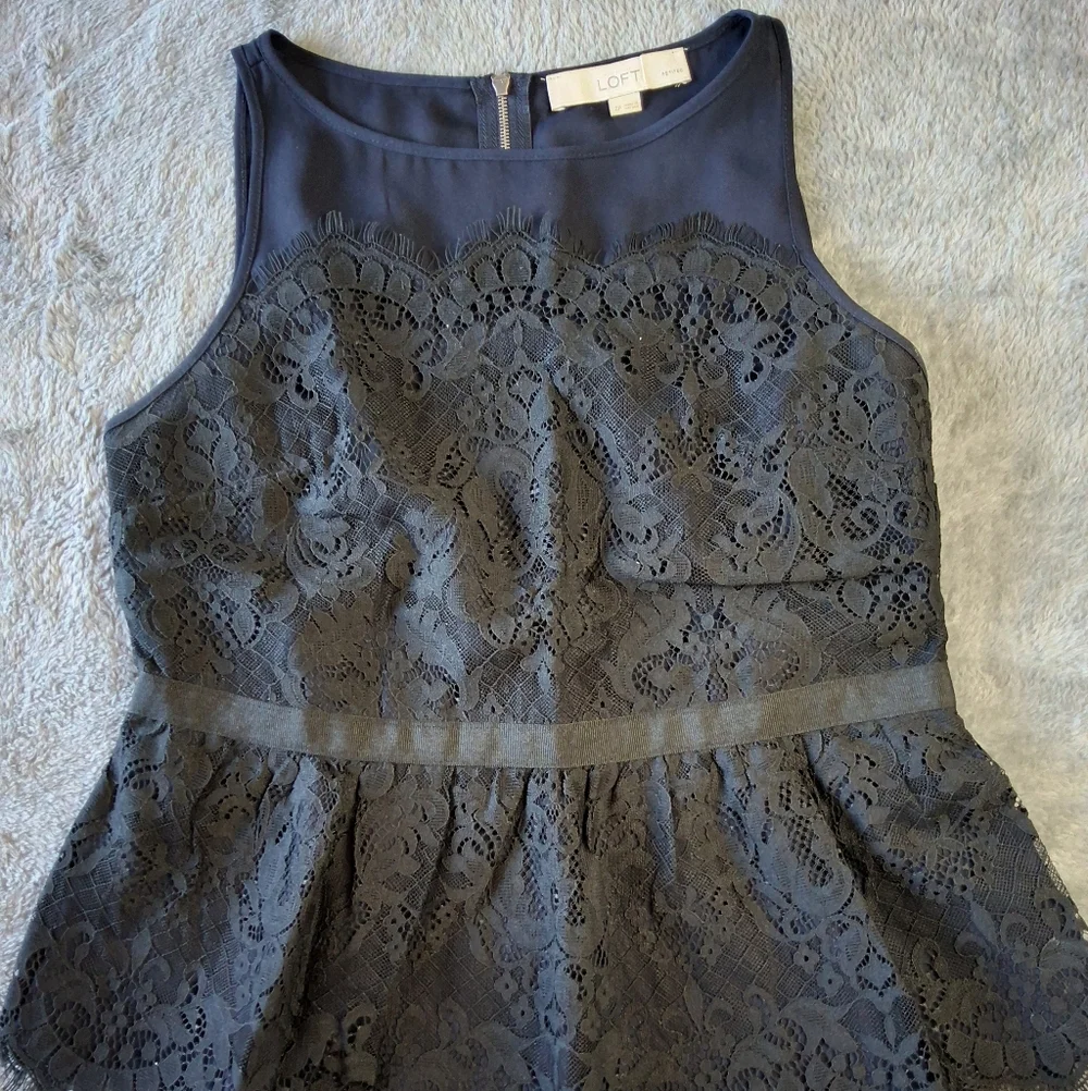 Ann Taylor Loft Lace Peplum Sleeveless Blouse Navy & Black Size 2 Petite - Picture 1 of 12